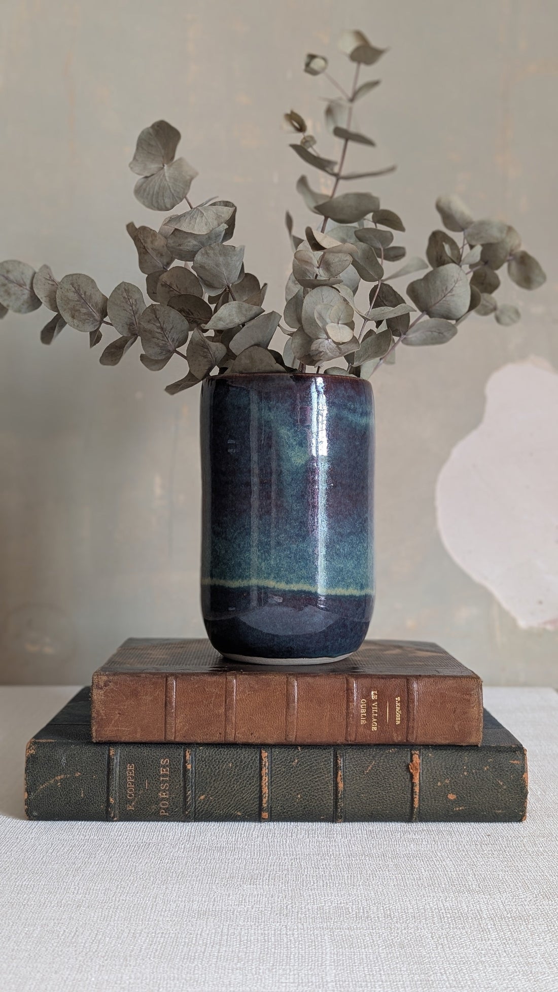 Vase en grès émail reflet bleu