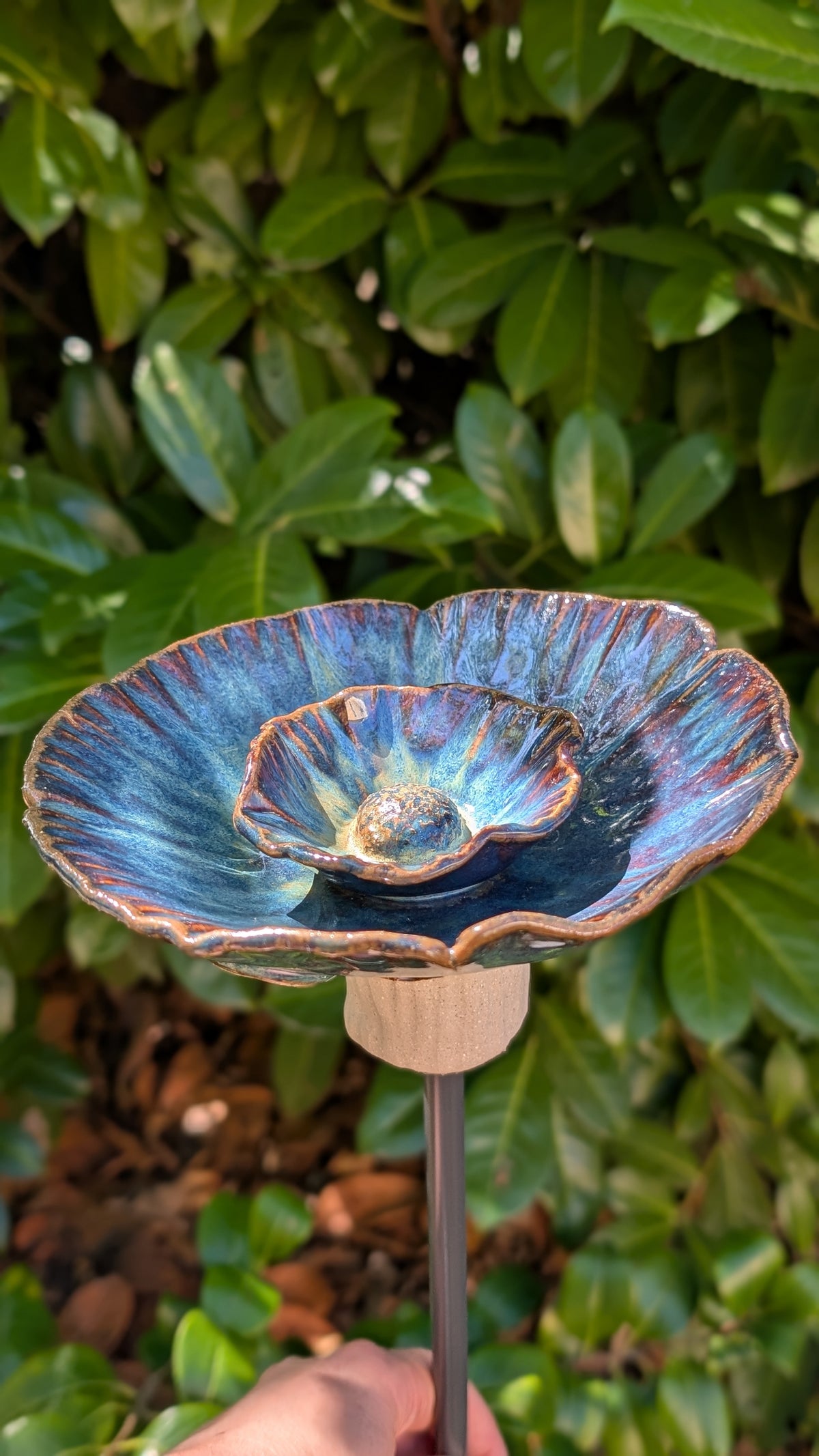 Grande Fleur abreuvoir pour oiseaux & pollinisateurs — Céramique artisanale - SUR COMMANDE