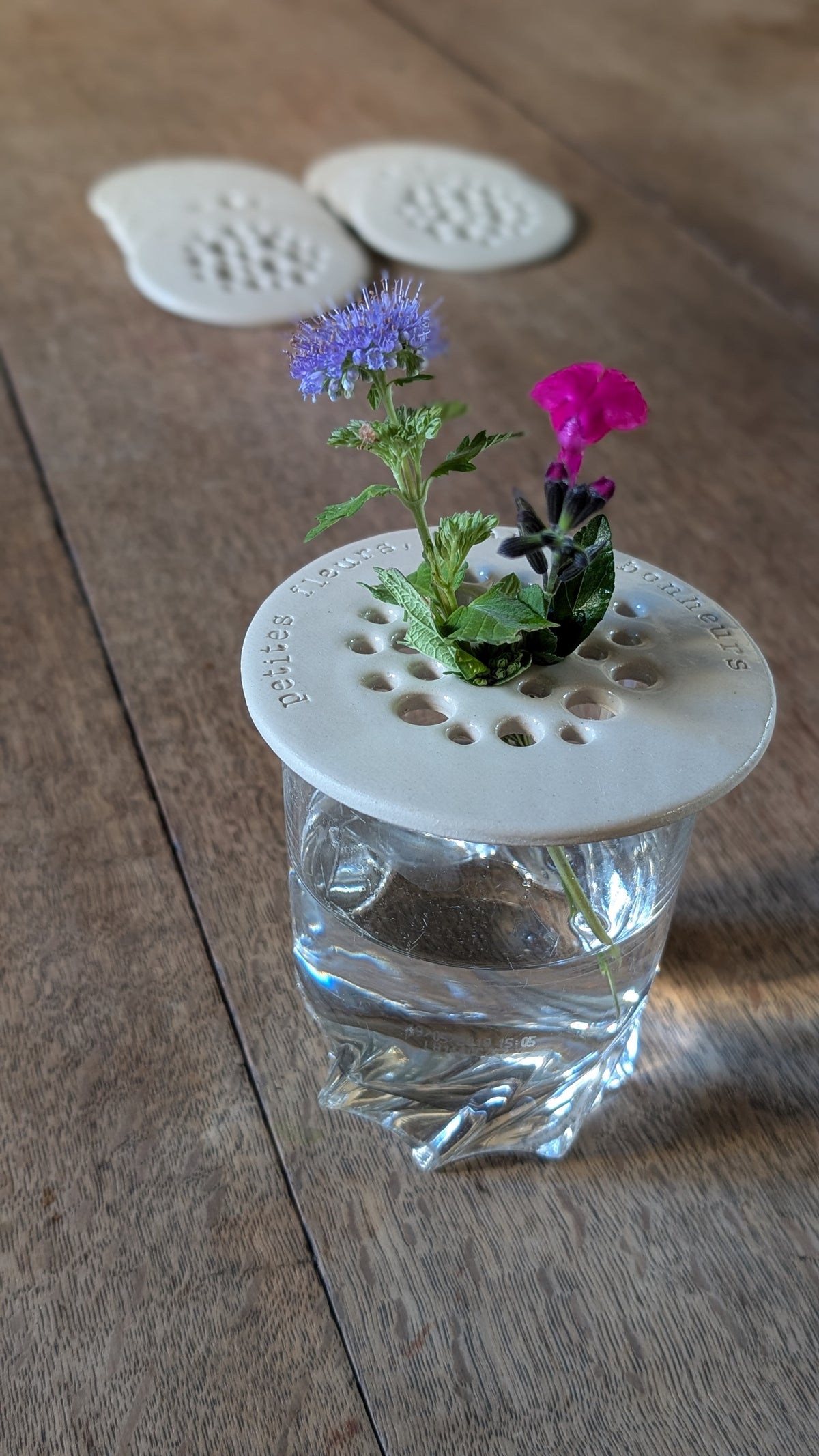 Bobèche — petites fleurs, petites boutûres, grande attention