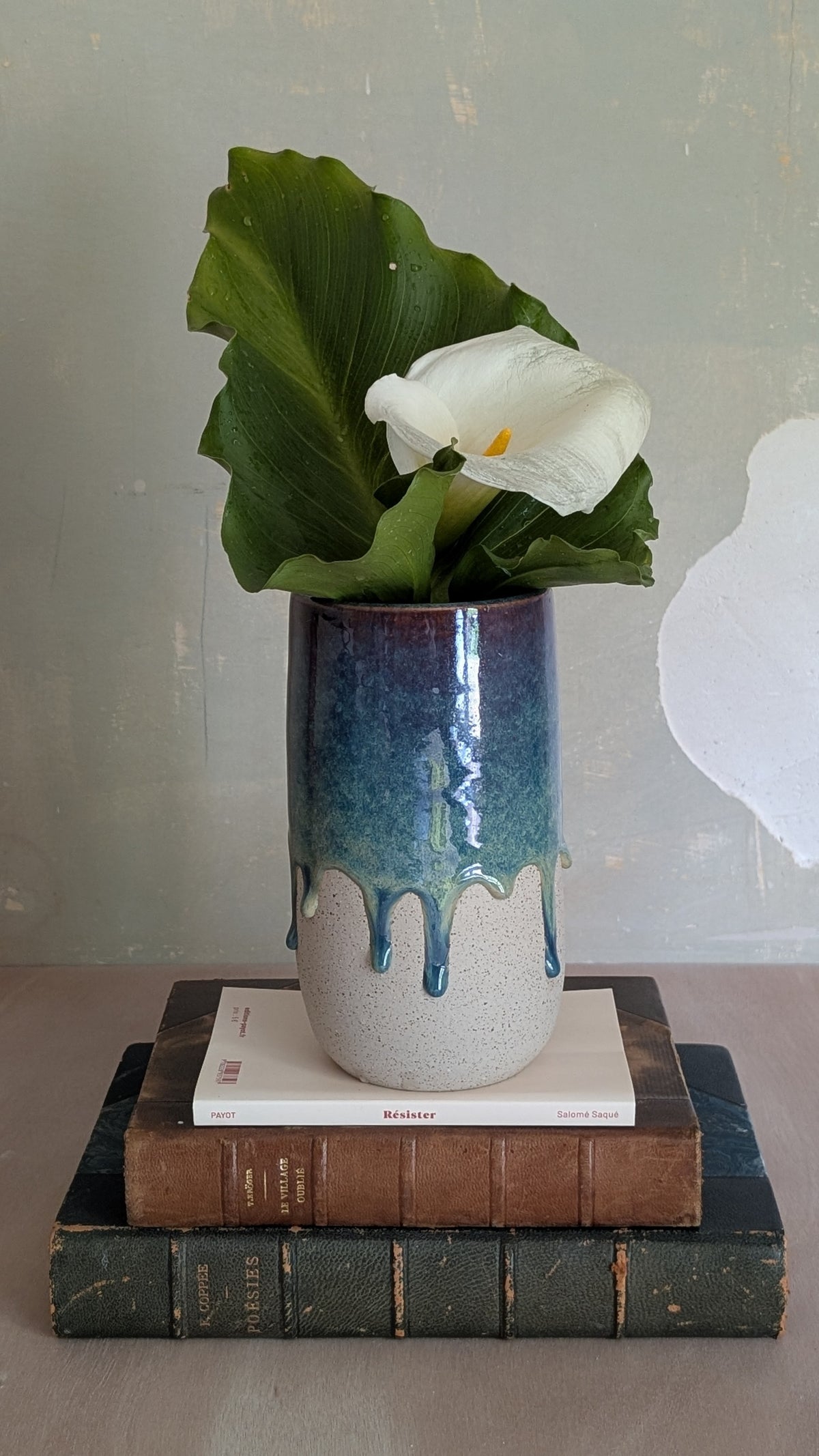 VENDU - Confluence - Vase en grès pyrité et émail bleu coulant | Pièce unique